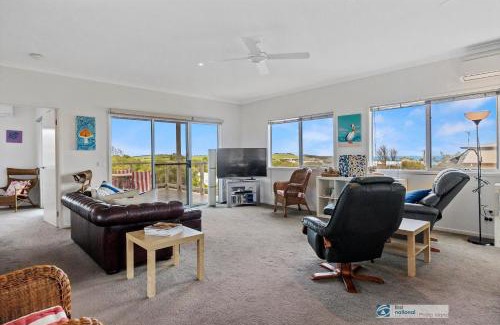 Smiths Beach House | Smiths Beach Walk