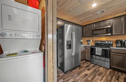 Sevierville Ski Chalet | Smokies Treehouse