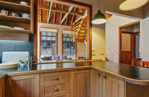 Dinner Plain Ski Chalet | Smoko - Dinner Plain