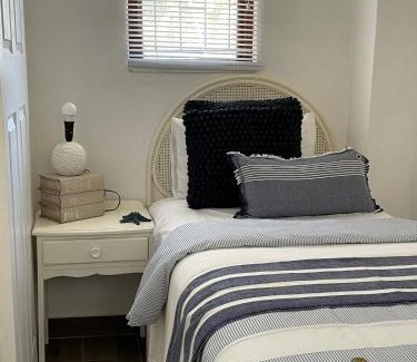 Umtentweni Apartment | Smooth Sailing Unit -Ebbtide Beach House
