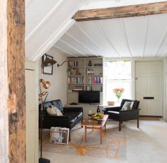 Margate Old Town House | Smugglers Cottage - Unique Old Town Stay