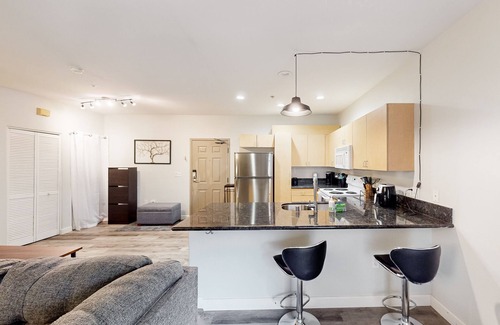 Civic Core Apartment | Snowbird-friendly studio near ocean with pool, hot tub, gym, balcony - dogs OK