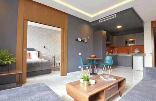 Habbous Quarter Apartment | So Stylish Apartment Hotel Bliving parking and balcony