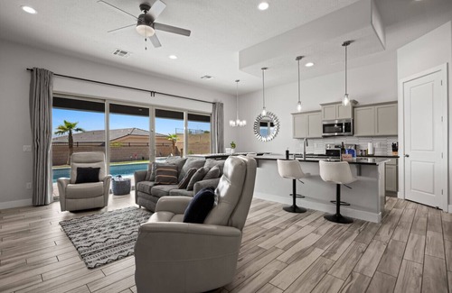 Mesquite Apartment | Soak and Swim Mountain Views by J and Amy 992400