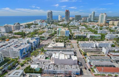 Flamingo/Lummus Apartment | SOBE MONARCH 2BEDROOM 2 BATH MODERN apt- WALK TO OCEAN DRIVE