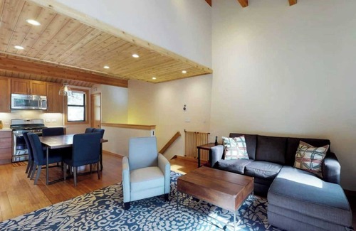 Truckee Condo | Sockeye by Avantstay Modern 2 BR Condo w/Access to Northstar Resort Community