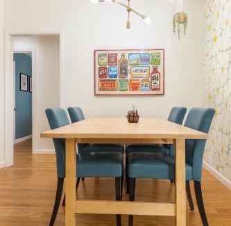 South Manchaca House | SoCO Playful Home, Yard, Hammock, FirePit, Comfy Beds