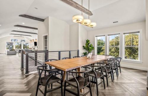 Whalehead Beach House | Sojourn Aurora 7 BR Pool & Hot Tub