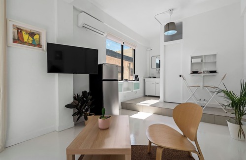 Hipodromo Apartment | Sol - Acogedor Refugio en Santurce — Cálido y Estiloso