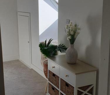 Mountshannon House | Solas na Gealai, entire house, sleeps 8