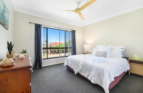 Sandy Beach House | Solitary at Sandy