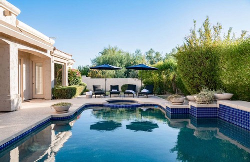 Sonoran Hills House | Solstice by AvantStay Contemporary Oasis w/ Pool, Spa & Bar in Gated Community