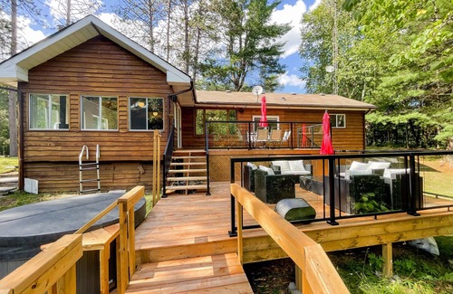 Kawartha Lakes Cottage | Somerville Lodge - year round relaxation