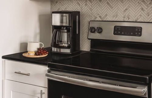 East Cesar Chavez Apartment | Sonder at East 5th | One-Bedroom Apartment w/Balcony
