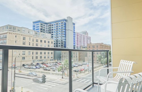Downtown Minneapolis Apartment | Sonder at Sora