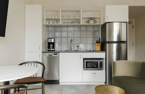 Highland Apartment | Sonder by Marriott Bonvoy The Artesian Apartments LoHi