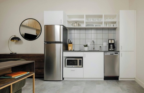 Highland Apartment | Sonder by Marriott Bonvoy The Artesian Apartments LoHi