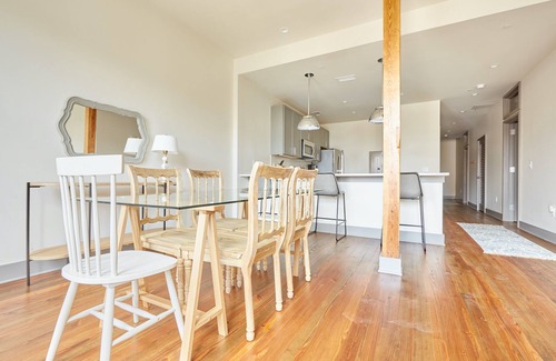 Historic District - North Apartment | Sonder Telfair Square