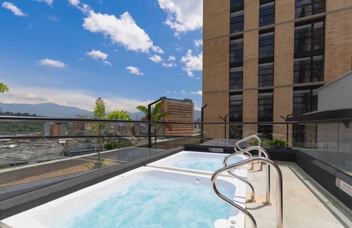 San Diego Apartment | Sophisticated 1BR Apt - Cowork +Hot Tub in Poblado