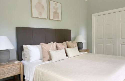 Whitemarsh Island House | Sophisticated and Luxurious Details- Sleeps 18