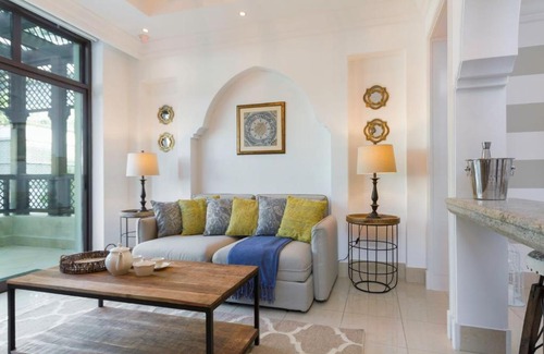 Downtown Dubai Apartment | Souk Al Bahar Al Tajer, Burj Khalifa - Mint Stay
