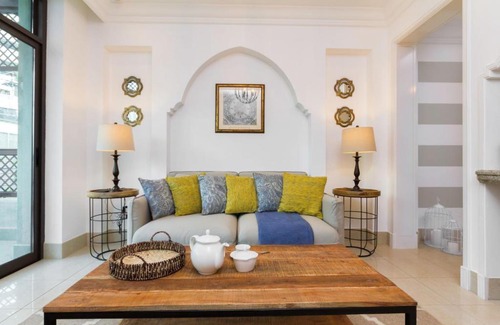Downtown Dubai Apartment | Souk Al Bahar Al Tajer, Burj Khalifa - Mint Stay