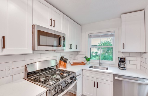 Near Northwest House | South Bend Stay Close to Notre Dame!