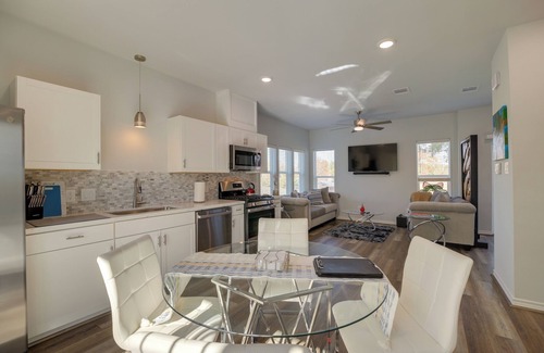 South Houston Apartment | South Houston Townhome w/Patio & Gas Grill!