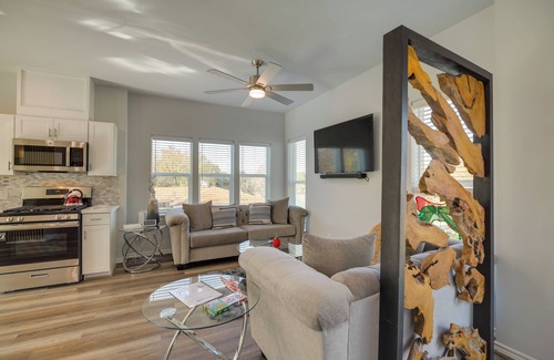 South Houston Apartment | South Houston Townhome w/Patio & Gas Grill!