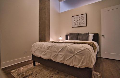 Near South Side Apartment | South Loop 2BR Getaway with Smart TVs & Optional Parking Near McCormick Place, Museum Campus & Downtown