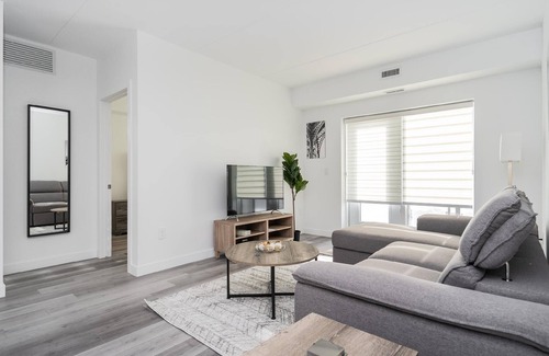 Fort Gary Apartment | South Winnipeg Close to UM +Luxury 2 Bedroom+Parking (104-30 UC)