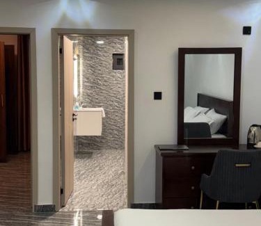Freetown Apartment | Sovara Luxury Apartments Shared Apartment