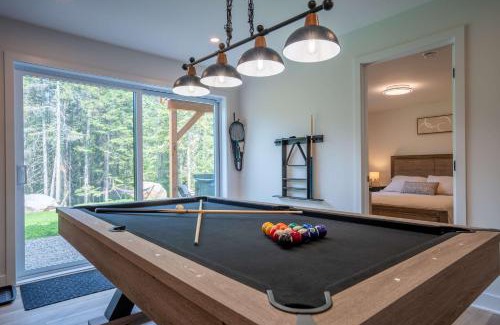 Lac-Swell Ski Chalet | Spa Foosball Pool table Game Room - Le Kouzy