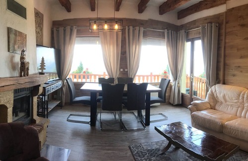 Guillaumes Apartment | Spa privé Appt de charme Valberg vue panoramique montagne