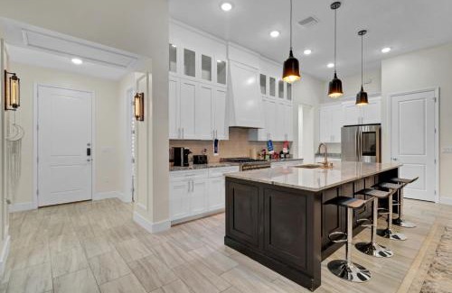 Wedgefield House | SpaceX BY R5 Shared Bath