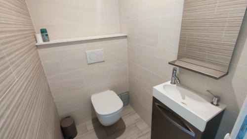 Le Mourillon Apartment | Spacieux T5, 3 chambres - Vue mer panoramique sur La Rade de Toulon