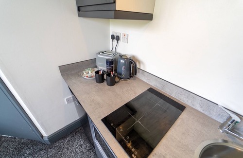 Birmingham Apartment | Spacious 1-bed Studio in Birmingham
