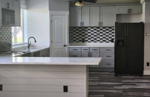 Bluffdale House | Spacious 10-bedroom Luxury Home with Fitness and Game room in charming Bluffdale