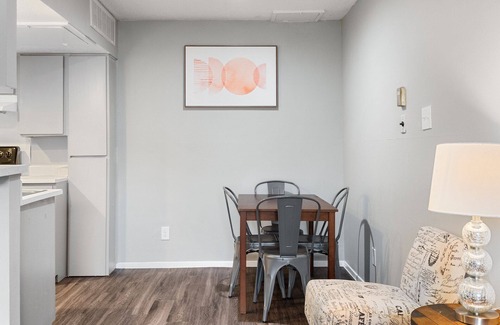 North University Apartment | Spacious 1BR in Hydepark Austin 9134