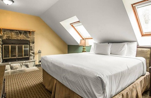 Wisconsin Dells Resort | Spacious 2 Bedroom Villa at Christmas Mountain