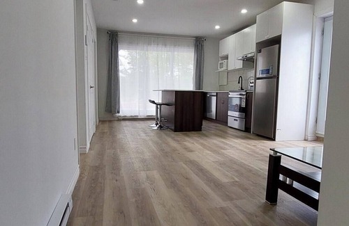 McMasterville Apartment | Spacious 2BR Apartment · Furnished · 31+ Nights