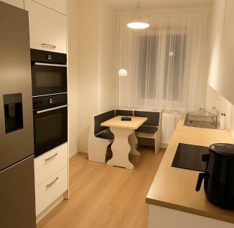 Nivy Apartment | Spacious 2BR Retreat for Families & Friends near City Center