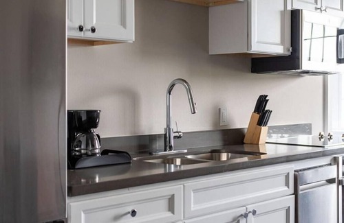 New Orleans Hotel | Spacious 2BR Suite in Historic New Orleans Area