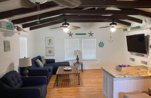 Crystal Beach House | Spacious 3 Bdr House w/ RV Hookup, Beach Access RD