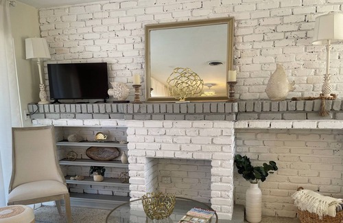 Driftwood House | Spacious 3-bedroom 2-bath house only 0.3 miles from the Hard Rock Hotel!