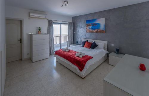 Il-Balluta Apartment | Spacious 3 bedroom Apartment in the Heart of St Julians