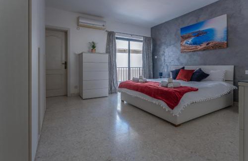 Il-Balluta Apartment | Spacious 3 bedroom Apartment in the Heart of St Julians
