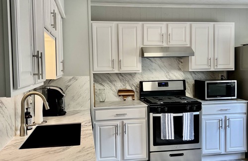 Albright Apartment | Spacious 3 bedroom Apartment, Located in the Heart of Elmwood Village