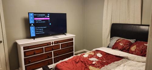 Church Street Apartment | Spacious 3-Bedroom House in Atl