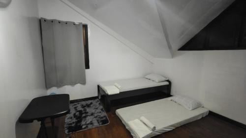 Poblacion District House | Spacious 3-Floor 6-BR Home, Pool, BBQ, KTV, WIFI